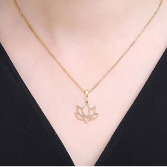 ✨Lotus Pendant "Good Karma" Necklace - Picture 2 of 3